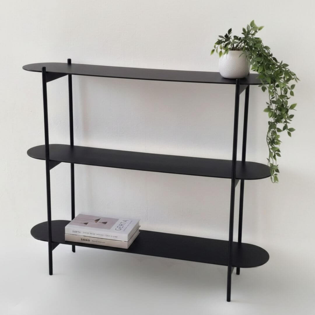 Konsolinis staliukas OMBRE svetainėje – minimalistinė juoda metalinė konsolė