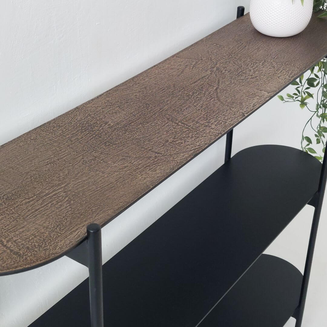 Prieškambario konsolė OMBRE – metalinis konsolinis staliukas su trimis lentynomis