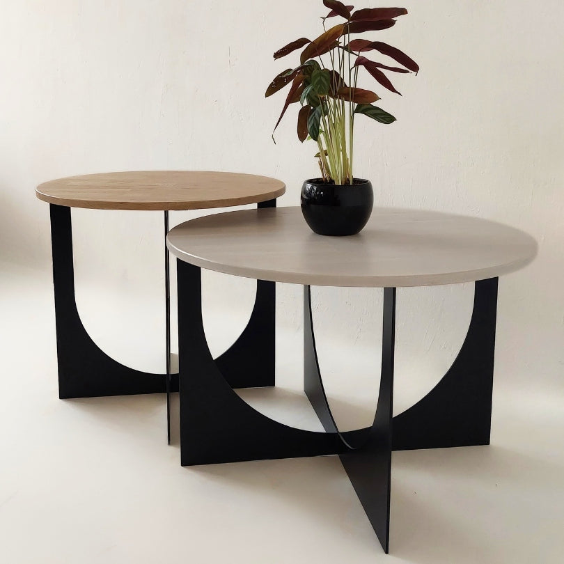 apvalūs kavos staliukai