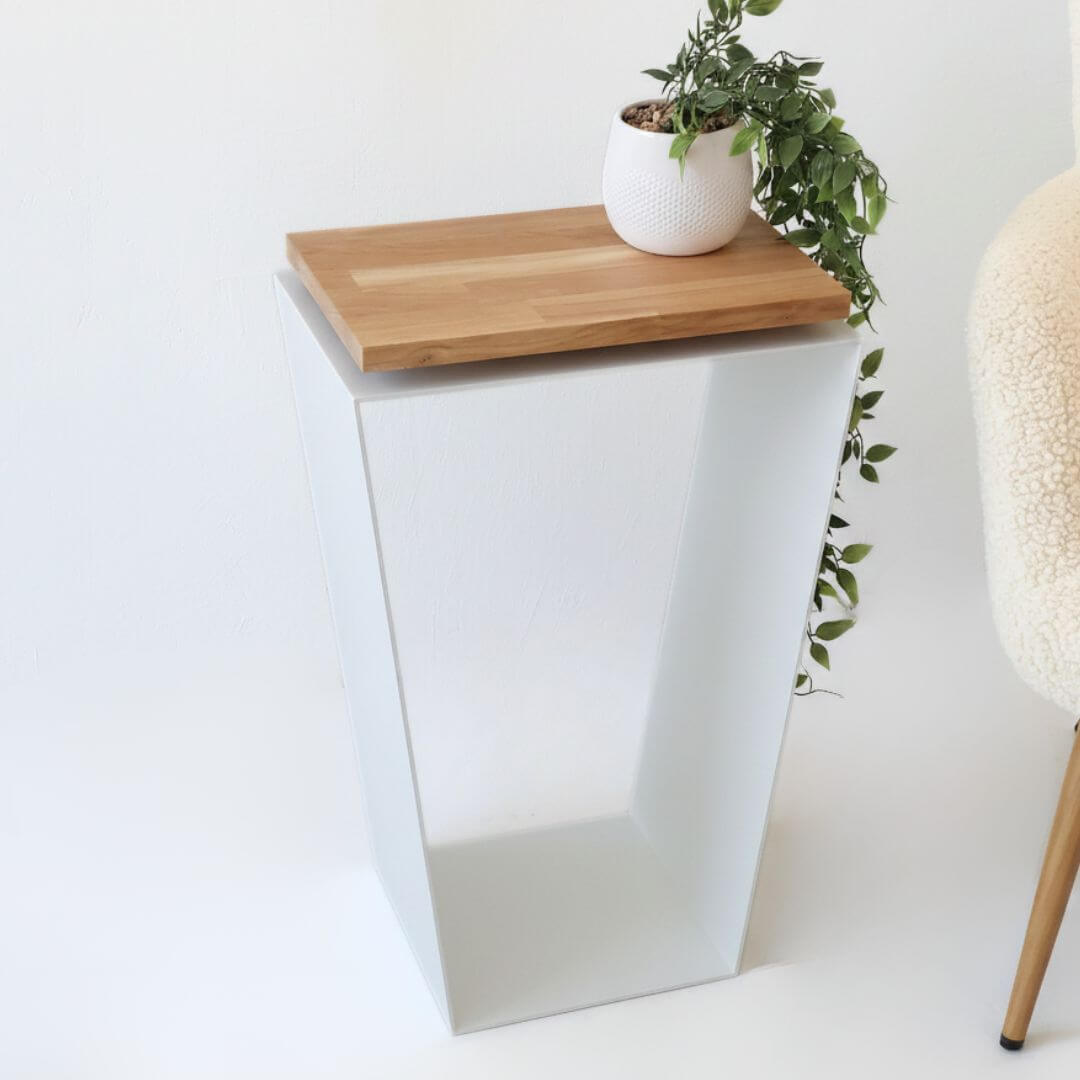 Baltas šoninis staliukas prie sofos ELLA-2 - modernūs svetainės baldai Kaune