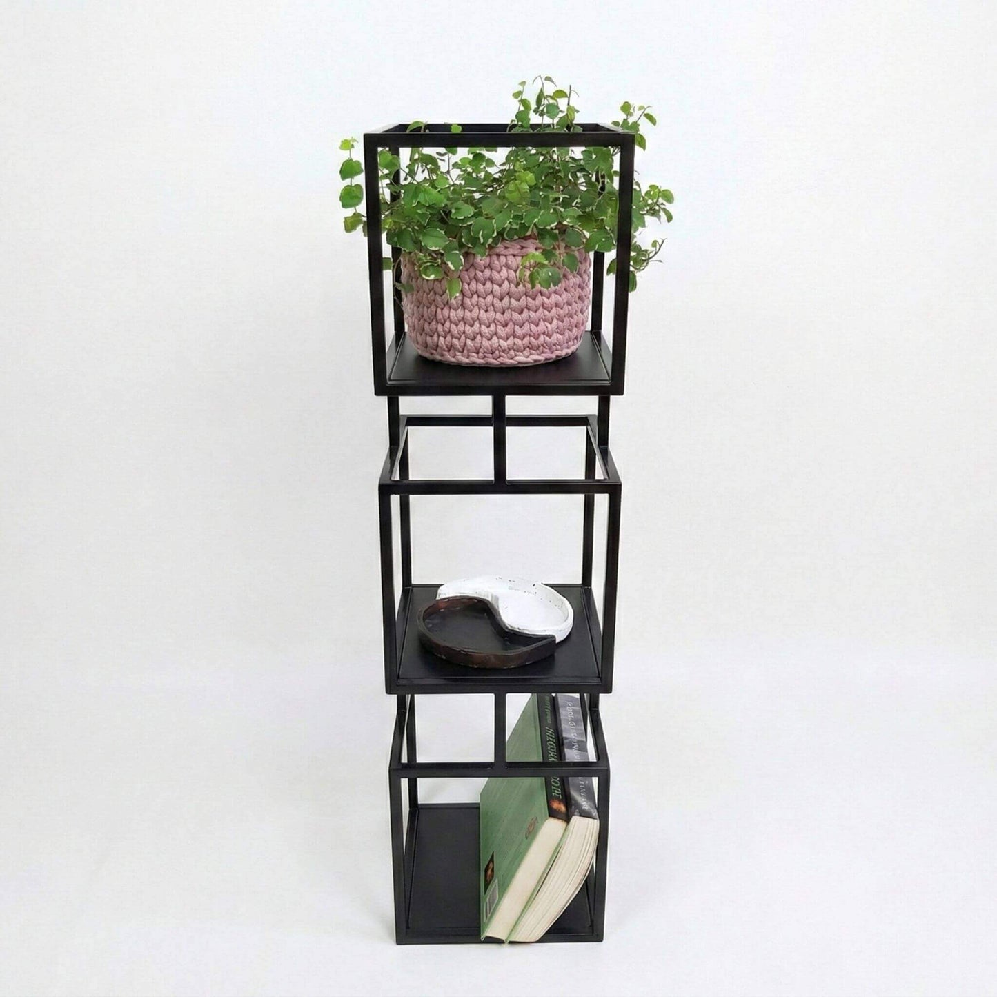 Juodo metalo knygų lentyna BOKŠTAS-1 su atviromis lentynomis