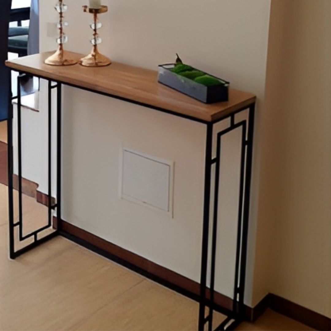 ELEGANCIJA konsolinis staliukas - modernus ir elegantiškas baldas, pagamintas iš metalo ir natūralaus medžio.