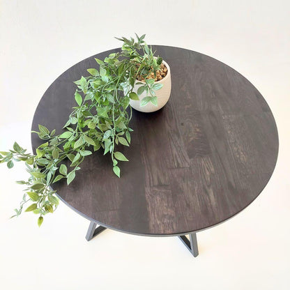 medinis apvalus kavos staliukas su metalinėmis kojomis