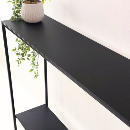 minimalistinio stiliaus konsole