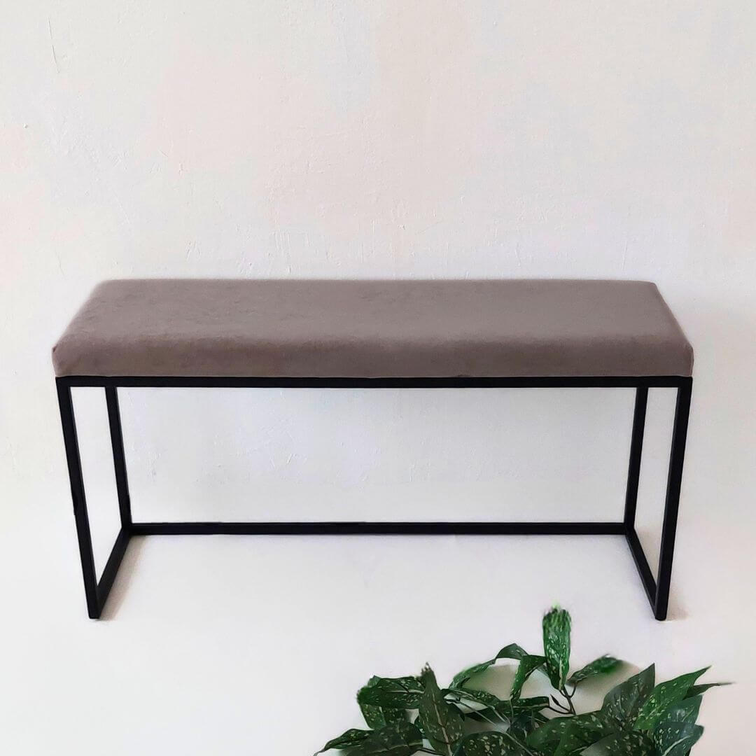 minkštasuolis prieškambariui LINEA juodo metalo rėmas