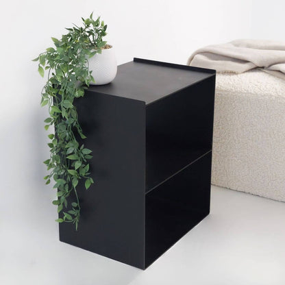 Moderni miegamojo spintelė LONA-1 iš juodo metalo, bendras vaizdas