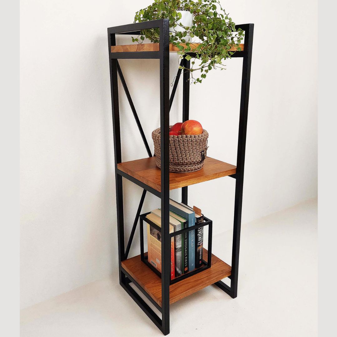 Pastatoma lentyna SUBTILUMAS - elegantiška ir kompaktiška lentyna iš metalo ir ąžuolo. Rankų darbo, pagamintas Lietuvoje metalo gaminys.